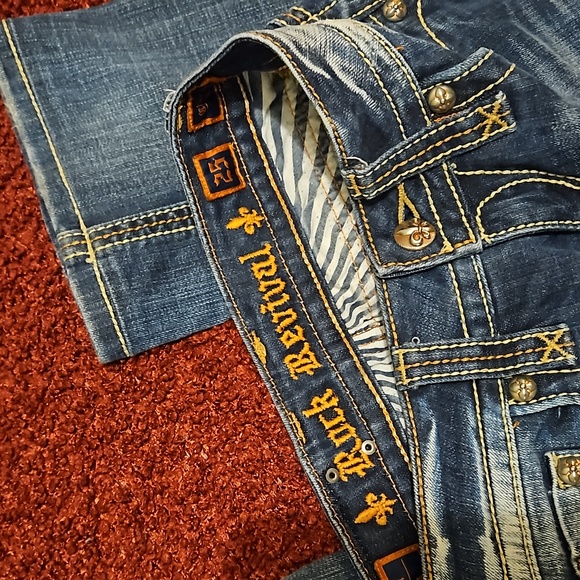 ROCK REVIVAL JEANS - Picture 3 of 4